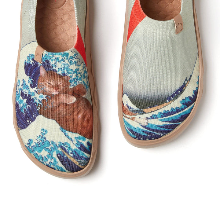 The Great Wave and the Cat 4 Women