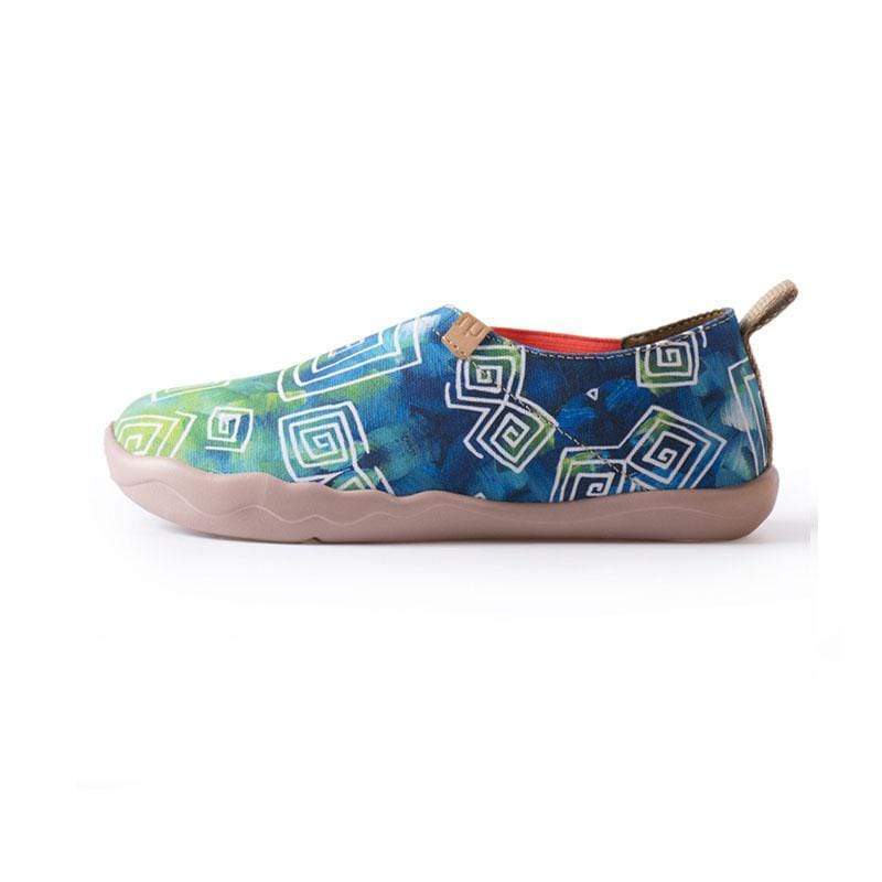 UIN Footwear Women Love in Spring Canvas loafers