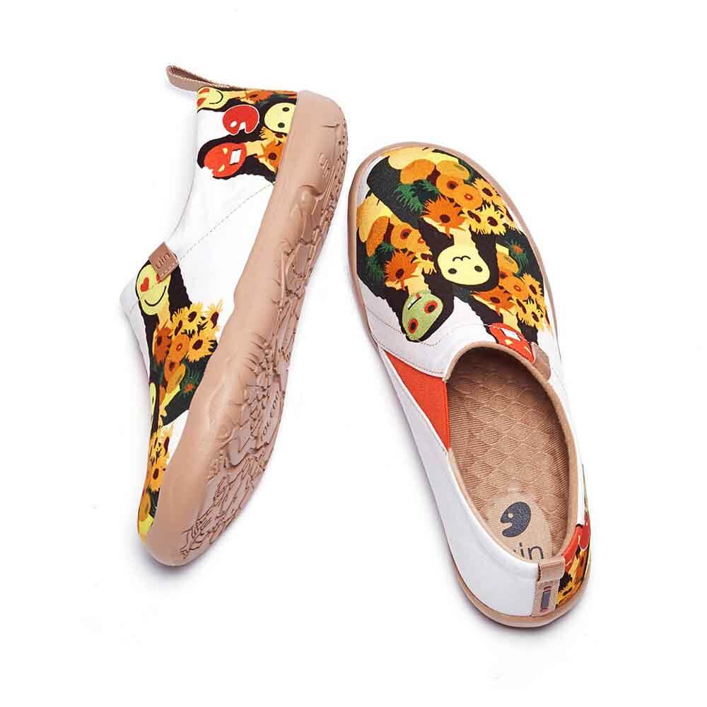 UIN Footwear Women Mona Lisa with flowers Canvas loafers