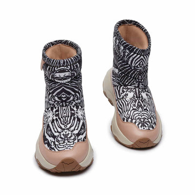 UIN Footwear Women Wild Black & White Cazorla IV Women Canvas loafers